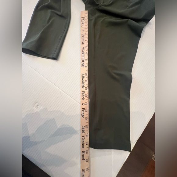 EDDIE BAUER WOMEN’S TIGHT HIGH RISE LEGGINGS. DARK FOREST GREEN SIZE SMALL - Picture 6 of 6